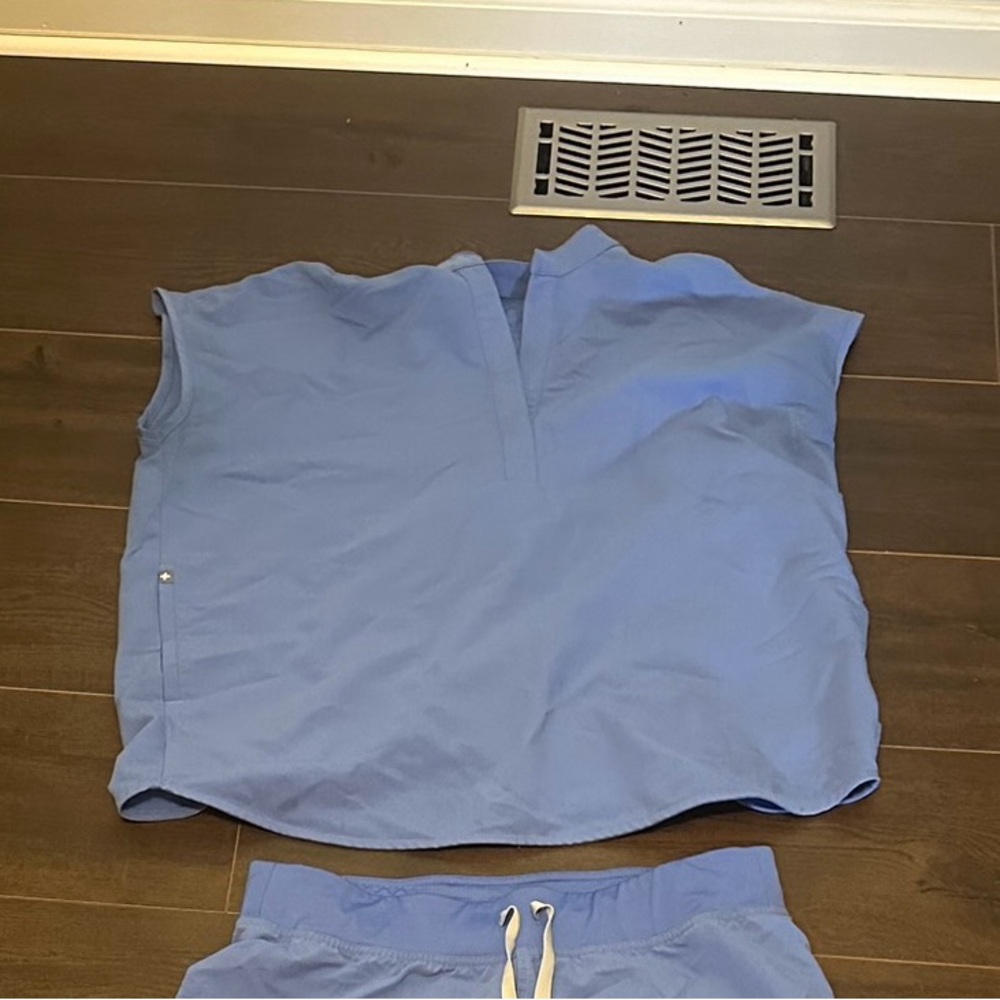 FIGS ceil blue - Rafaela oversized scrub top ONLY